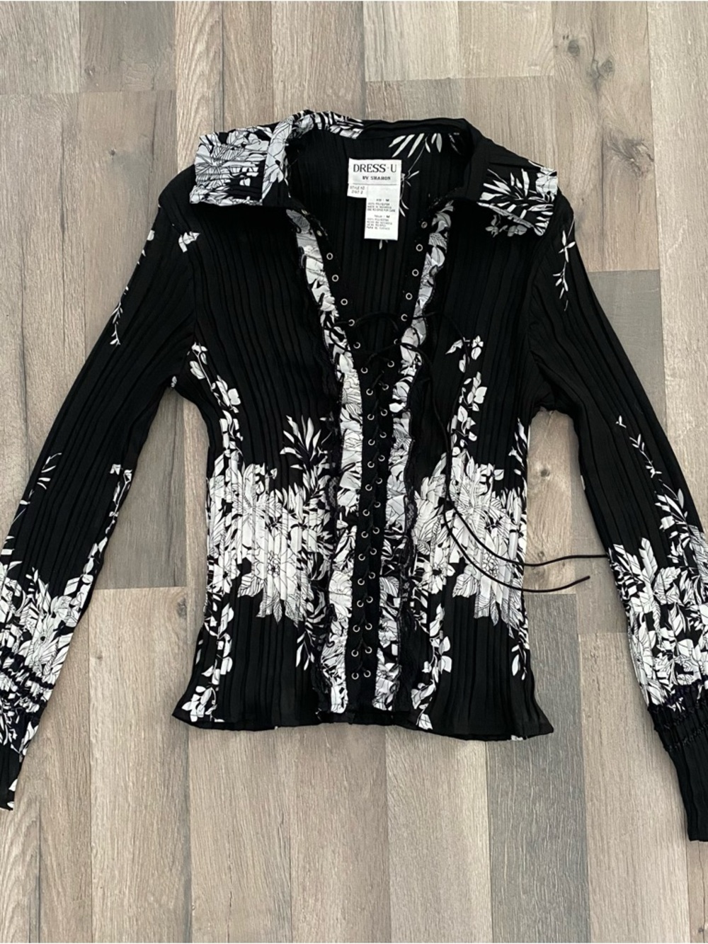 Rare Vintage Y2K Floral Lace Up Top with Bell Sleeves